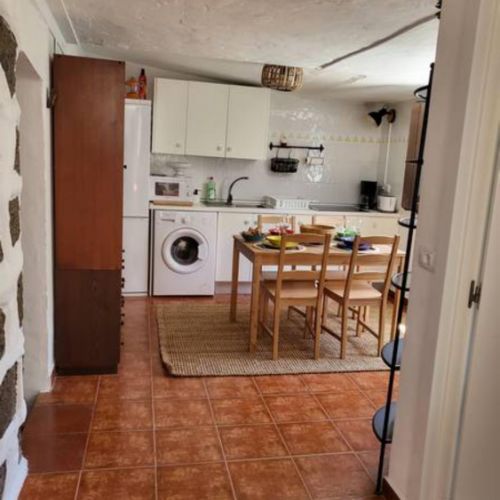 Cuisine vue depuis le couloir