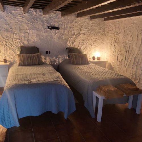 Chambre avec deux lits 90×200