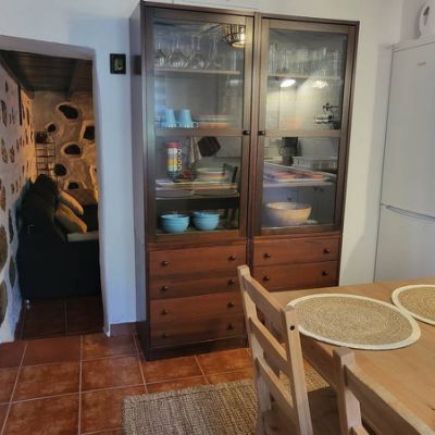 Los Pinares El Juncal de Tejeda Meuble Vaiselle dans La Cuisine