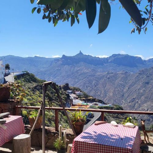 Vue sur le Roque Nublo depuis Artenara