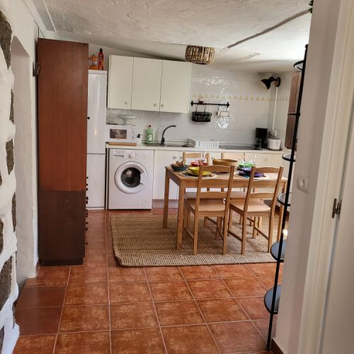 Cuisine et Salle de repas de la maison rurale Los Pinares El Juncal de Tejeda Grande Canarie